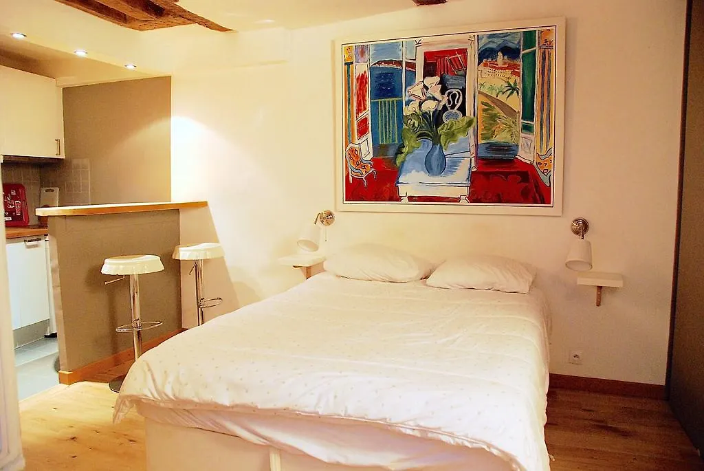 Appartement Studio Aboukir Parijs