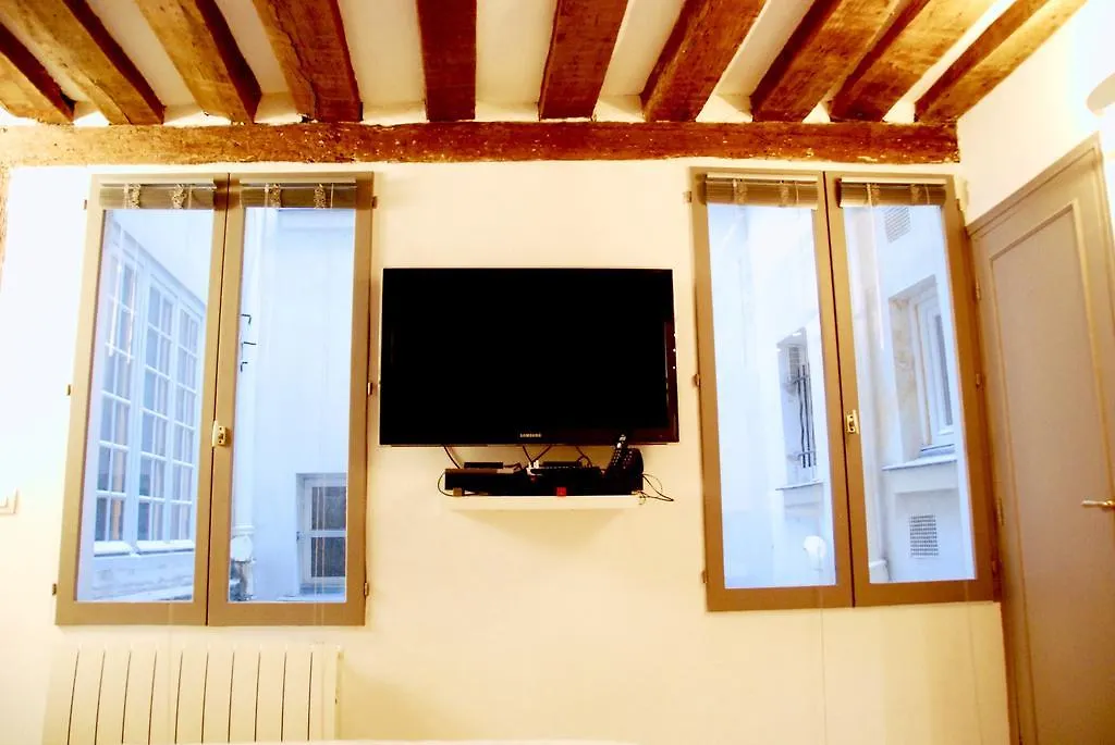 Studio Aboukir París 0*,
